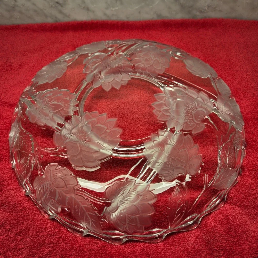 Vintage Crystal Clear Studios Divided Platter Frosted‎ Chrysanthemum, 13x13x1.75